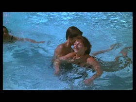 Neus Asensi appears fully nude in a revealing scene from Chechu y familia (1992)