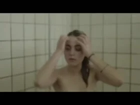 Victoria Carmen Sonne Fully Nude Shower – Vanilje (2014)