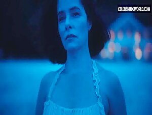 Parker Posey Beach Pokies Scene – The White Lotus (2021-2025)