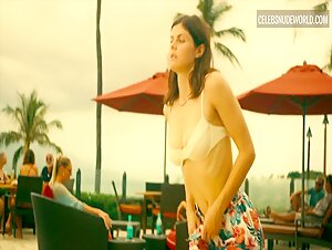 Alexandra Daddario stuns in a sexy bikini scene from The White Lotus (2021-2025)