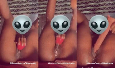 Nifeminancy Allaccessfans time with her sex toys