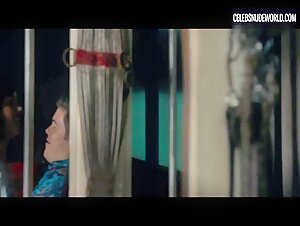Aubrey Plaza bares her butt in a sexy nude scene from Mike and Dave Need Wedding Dates (2016)