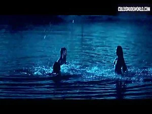 Radhika Apte, Surveen Chawla and Tannishtha Chatterjee Lake Scene in Parched (2016)