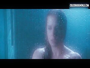 Amy Adams gets fully nude and soaking wet in a seductive shower scene from Nocturnal Animals (2016)
