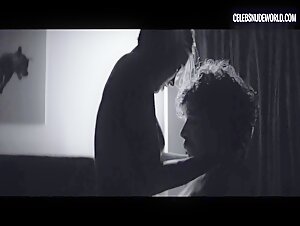 Alexia Rasmussen gets fully nude for a steamy kissing scene in Creative Control (2016)